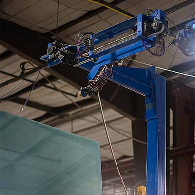 Automatic free fall loader glass loading